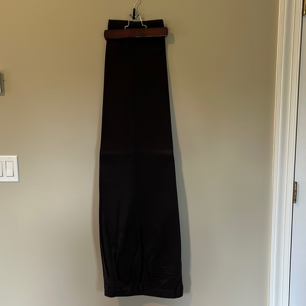 Men’s relaxed fit pleated front black GAP khakis size 34/34.